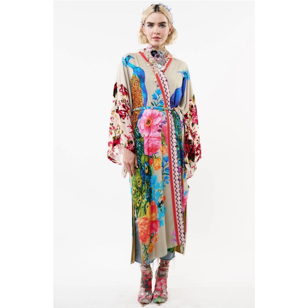 NWT Aratta Long Fantasy Kimono New Never worn Size Large
